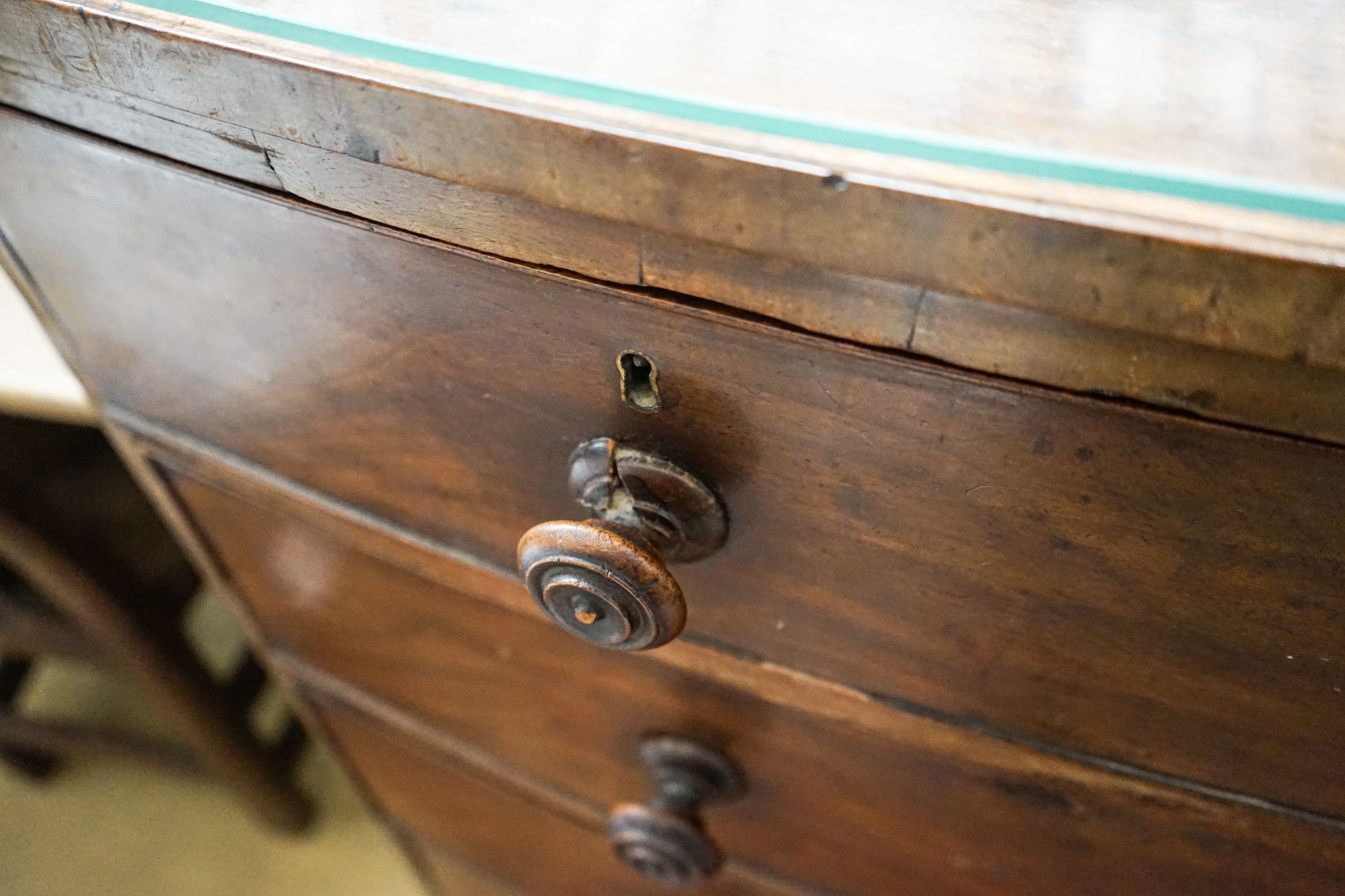 A Regency mahogany bowfront chest, width 104cm, depth 54cm, height 105cm